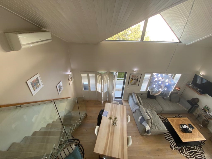 2 Bedroom Property for Sale in Vredehoek Western Cape